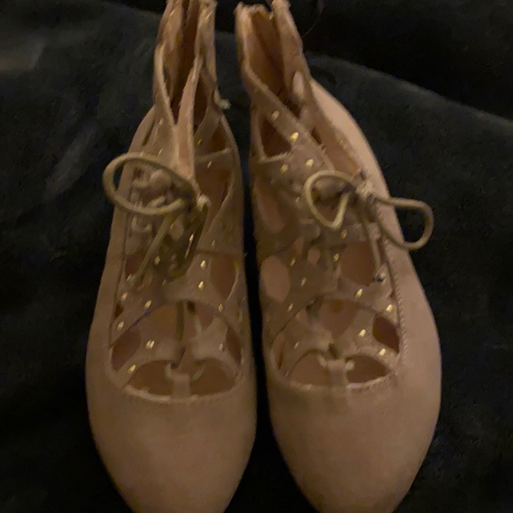 Pointed Toe Lace-up Flats